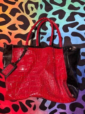 ELIZABETH ARDEN RED BLACK FAUX CROC ALLIGATOR PATENT LEATHER SHOULDER HANDBAG